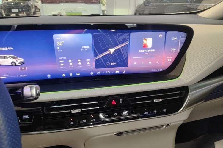 Used Buick Century 2025 2.0T Six-Seater YinShi Edition Audio And AC Panel