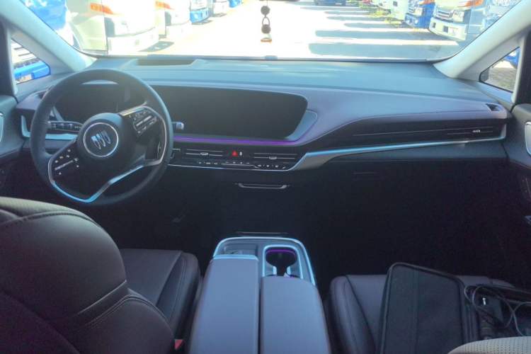 Used Buick Century 2025 2.0T Seven-Seater Yinshi Edition Center Console