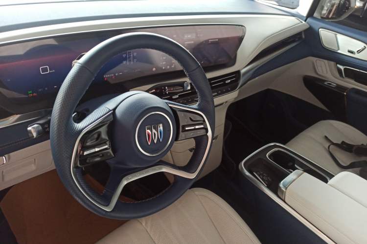 Used Buick Century 2025 2.0T Six-Seater YinShi Edition Center Console