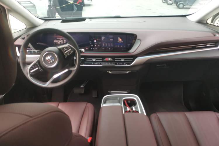 Used Buick Century 2025 2.0T Seven-Seater Deluxe Edition Center Console