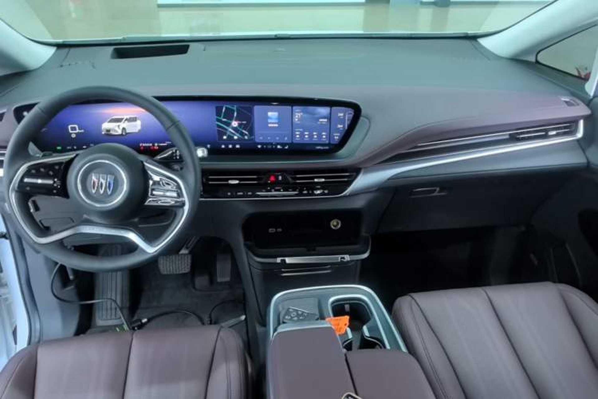 Used Buick Century 2025 2.0T Seven-Seater Yinshi Edition Center Console
