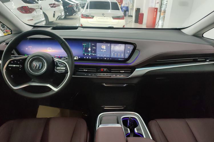 Used Buick Century 2025 2.0T Seven-Seater Yinshi Edition Center Console