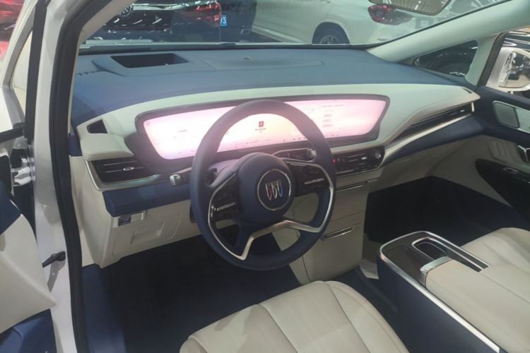 Used Buick Century 2025 2.0T Seven-Seater Yinshi Edition Center Console