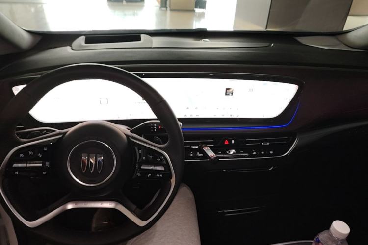Used Buick Century 2025 2.0T Six-Seater YinShi Edition Center Console