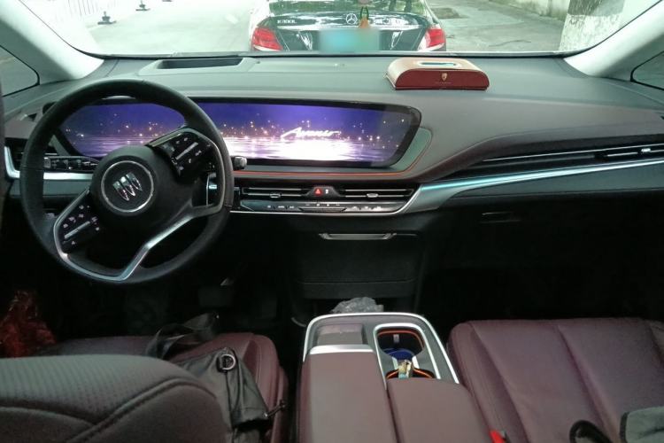 Used Buick Century 2025 2.0T Six-Seater YinShi Edition Center Console