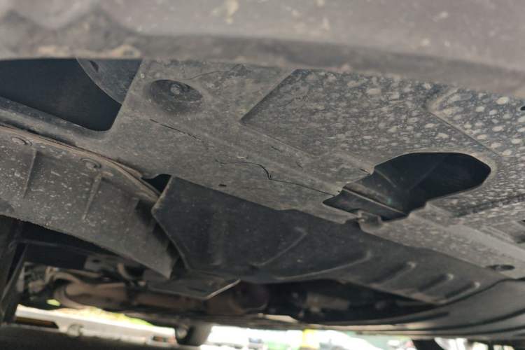 Used Buick Century 2025 2.0T Seven-Seater Yinshi Edition Chassis Front