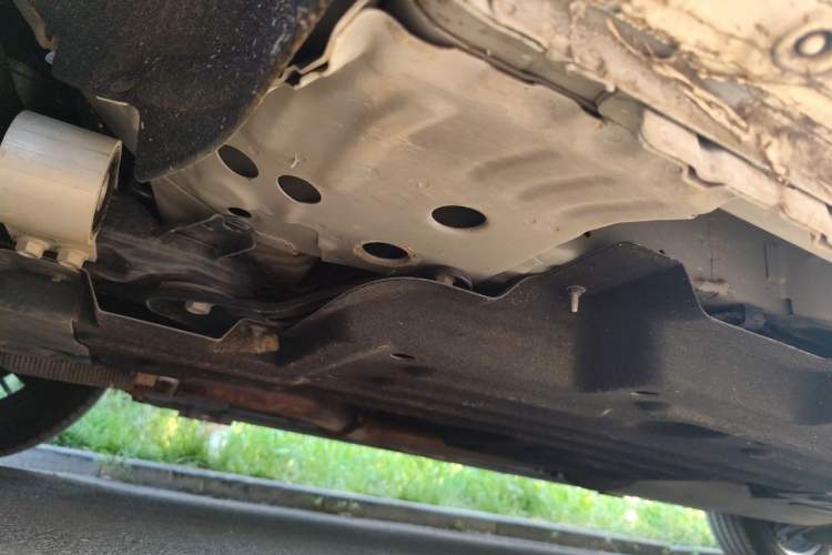 Used Buick Century 2025 2.0T Seven-Seater Yinshi Edition Chassis Front Left