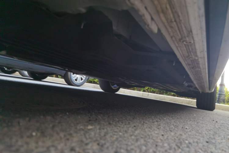 Used Buick Century 2025 2.0T Seven-Seater Yinshi Edition Chassis Front Left