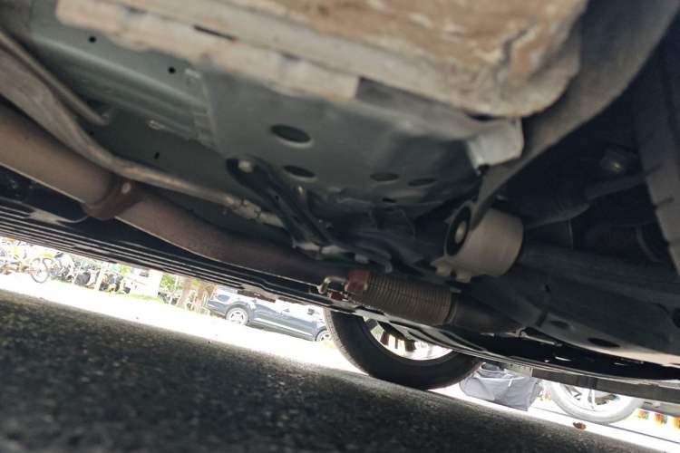Used Buick Century 2025 2.0T Seven-Seater Yinshi Edition Chassis Front Right