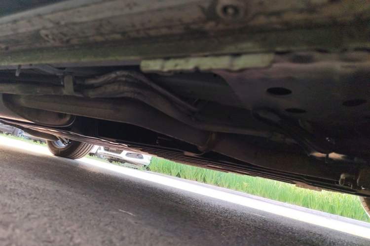 Used Buick Century 2025 2.0T Seven-Seater Yinshi Edition Chassis Front Right