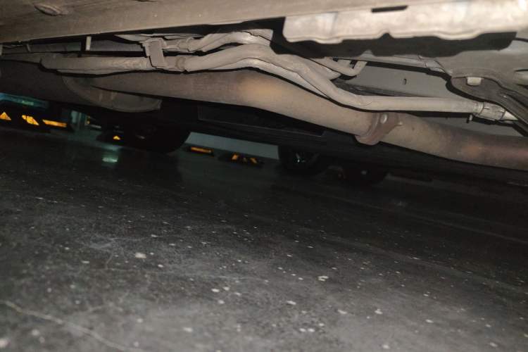 Used Buick Century 2025 2.0T Seven-Seater Yinshi Edition Chassis Front Right