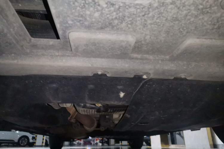 Used Buick Century 2025 2.0T Seven-Seater Yinshi Edition Chassis Front