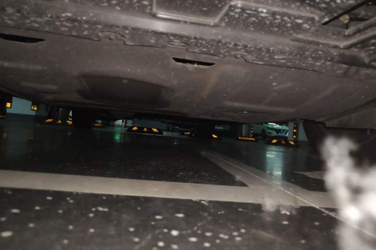 Used Buick Century 2025 2.0T Seven-Seater Yinshi Edition Chassis Front