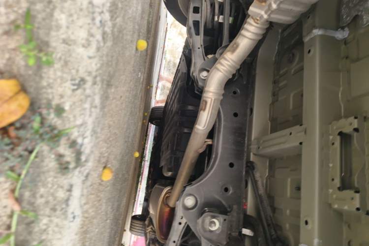 Used Buick Century 2025 2.0T Seven-Seater Yinshi Edition Chassis Rear