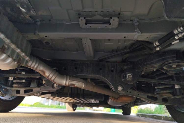 Used Buick Century 2025 2.0T Seven-Seater Yinshi Edition Chassis Rear