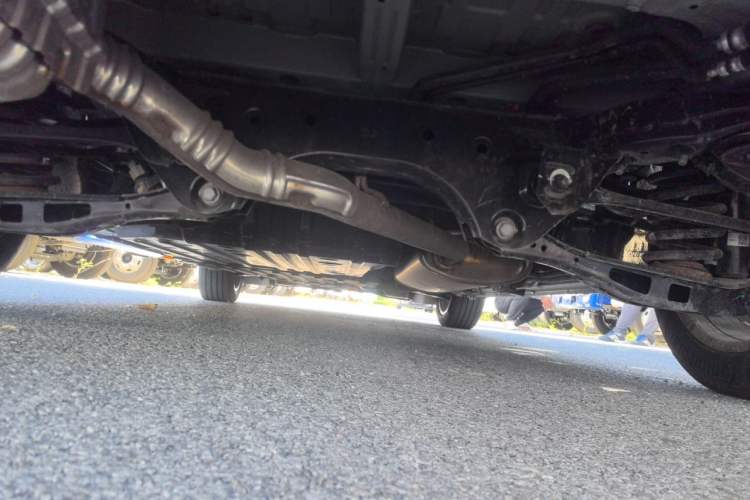 Used Buick Century 2025 2.0T Seven-Seater Yinshi Edition Chassis Rear