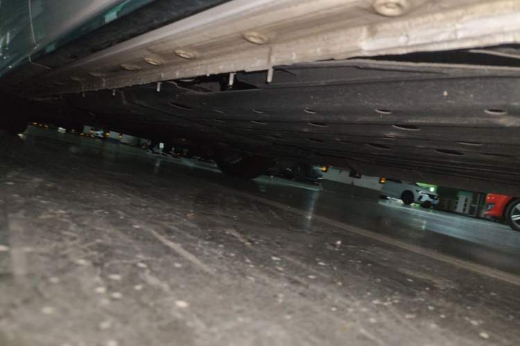 Used Buick Century 2025 2.0T Seven-Seater Yinshi Edition Chassis Rear Left