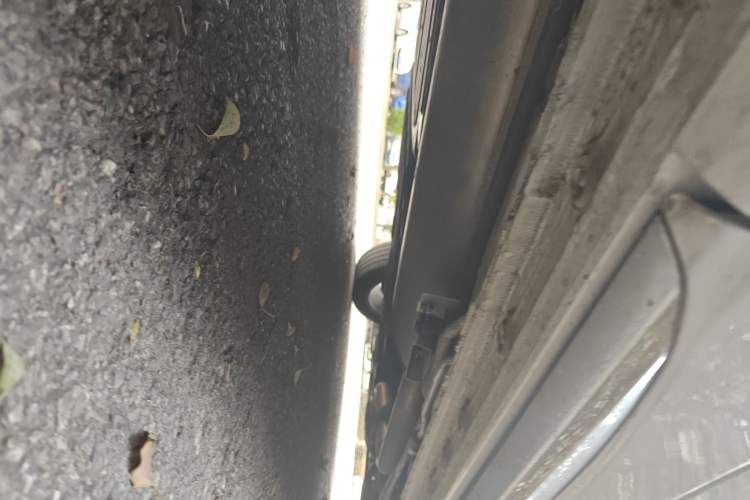 Used Buick Century 2025 2.0T Seven-Seater Yinshi Edition Chassis Rear Right