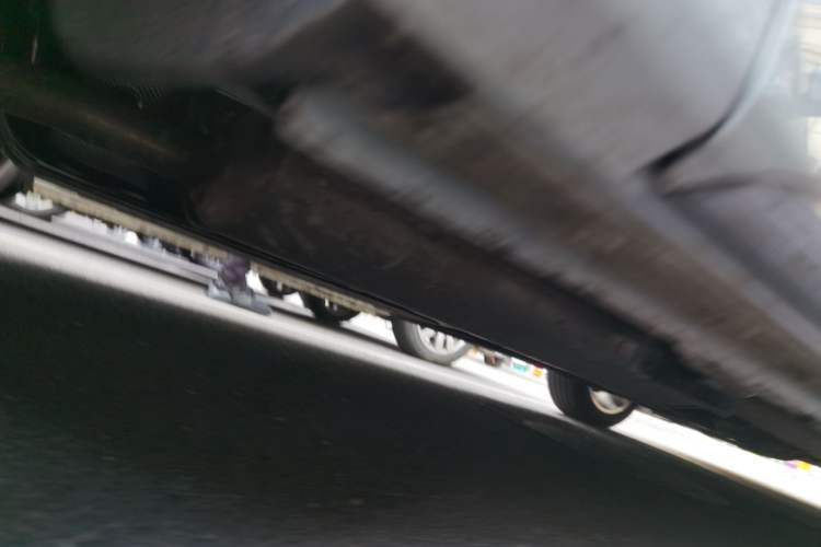 Used Buick Century 2025 2.0T Seven-Seater Yinshi Edition Chassis Rear Right