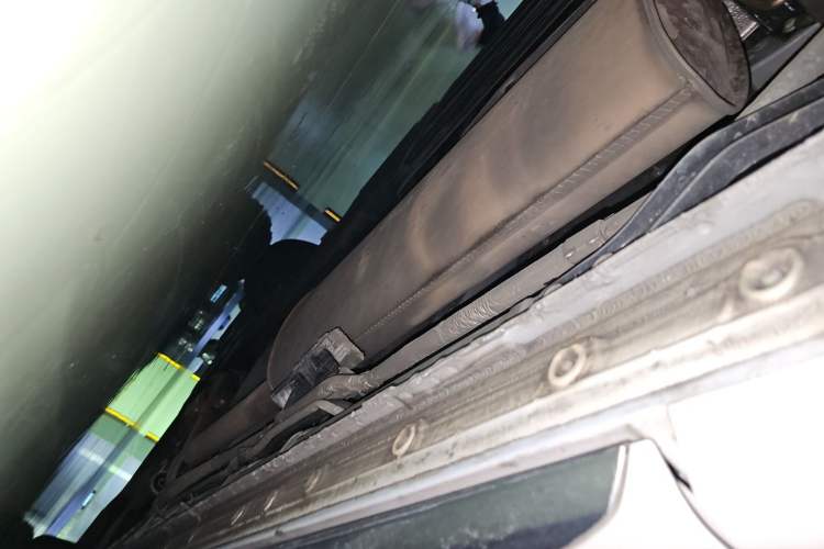 Used Buick Century 2025 2.0T Seven-Seater Yinshi Edition Chassis Rear Right