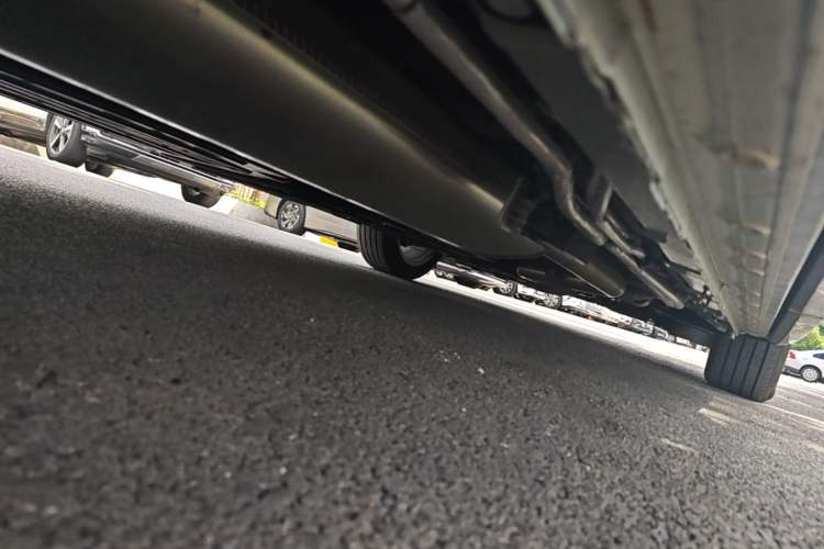 Used Buick Century 2025 2.0T Seven-Seater Yinshi Edition Chassis Rear Right