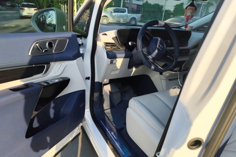 Used Buick Century 2025 2.0T Seven-Seater Yinshi Edition Driver Seat