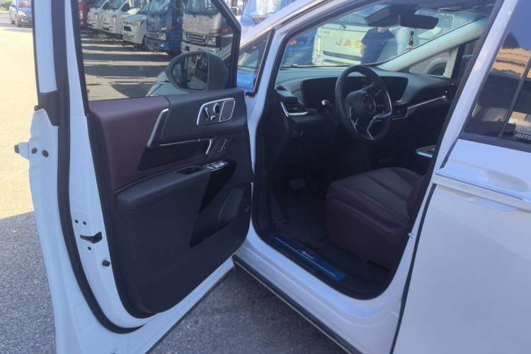 Used Buick Century 2025 2.0T Seven-Seater Yinshi Edition Driver Seat