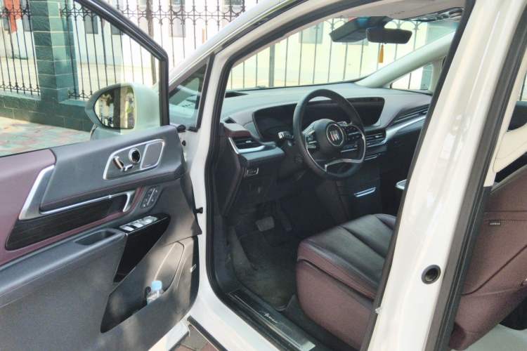 Used Buick Century 2025 2.0T Six-Seater YinShi Edition Driver Seat