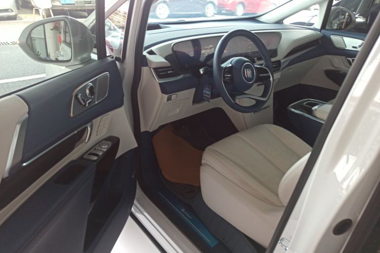 Used Buick Century 2025 2.0T Six-Seater YinShi Edition Driver Seat