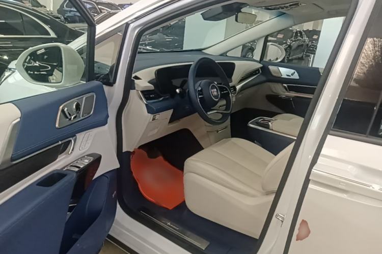 Used Buick Century 2025 2.0T Six-Seater YinShi Edition Driver Seat