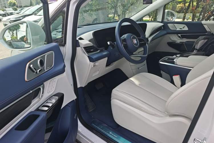 Used Buick Century 2025 2.0T Seven-Seater Yinshi Edition Driver Seat
