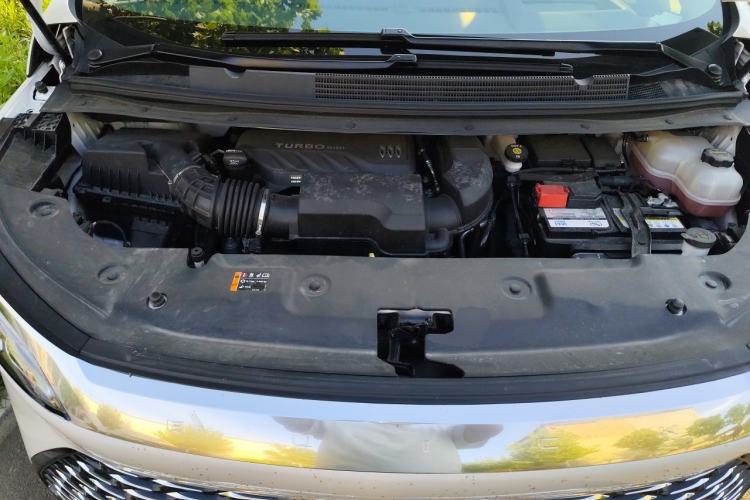 Used Buick Century 2025 2.0T Seven-Seater Yinshi Edition Engine Bay