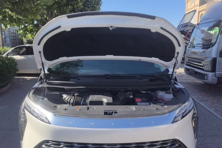 Used Buick Century 2025 2.0T Seven-Seater Yinshi Edition Engine Bay