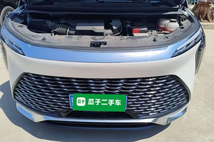 Used Buick Century 2025 2.0T Seven-Seater Yinshi Edition Engine Bay