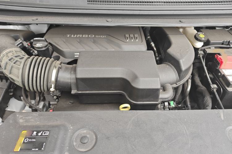 Used Buick Century 2025 2.0T Seven-Seater Yinshi Edition Engine Bay