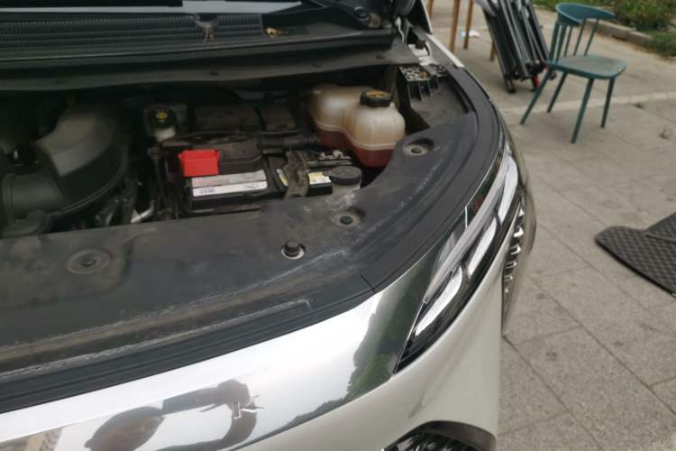 Used Buick Century 2025 2.0T Seven-Seater Deluxe Edition Engine Bay Left
