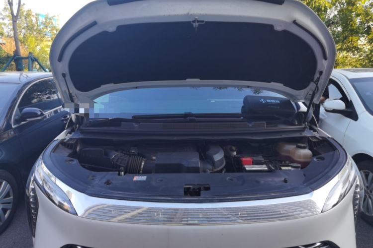 Used Buick Century 2025 2.0T Seven-Seater Yinshi Edition Engine Bay
