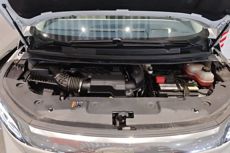 Used Buick Century 2025 2.0T Seven-Seater Yinshi Edition Engine Bay