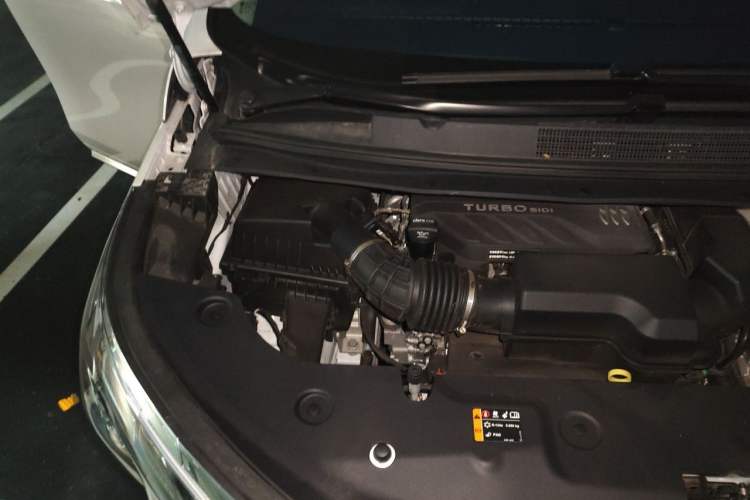 Used Buick Century 2025 2.0T Seven-Seater Yinshi Edition Engine Bay Right