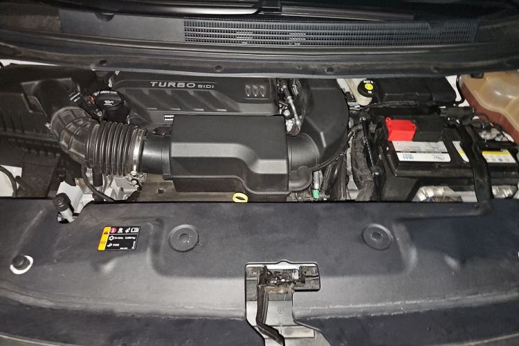 Used Buick Century 2025 2.0T Seven-Seater Yinshi Edition Engine Bay