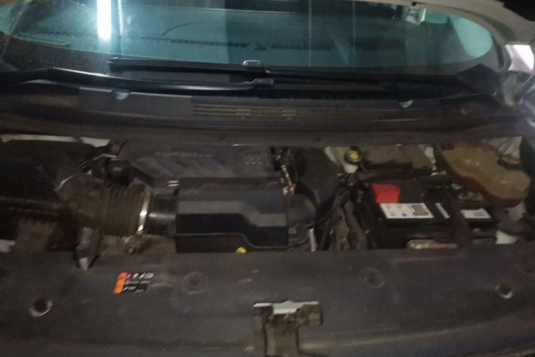 Used Buick Century 2025 2.0T Seven-Seater Yinshi Edition Engine Bay
