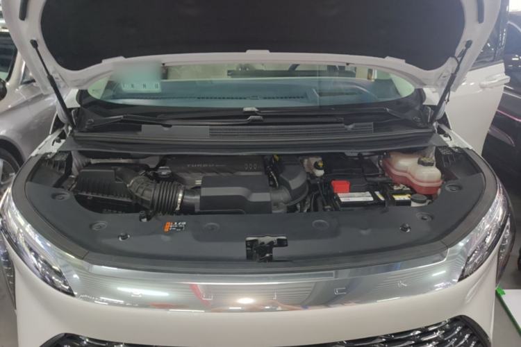 Used Buick Century 2025 2.0T Six-Seater YinShi Edition Engine Bay