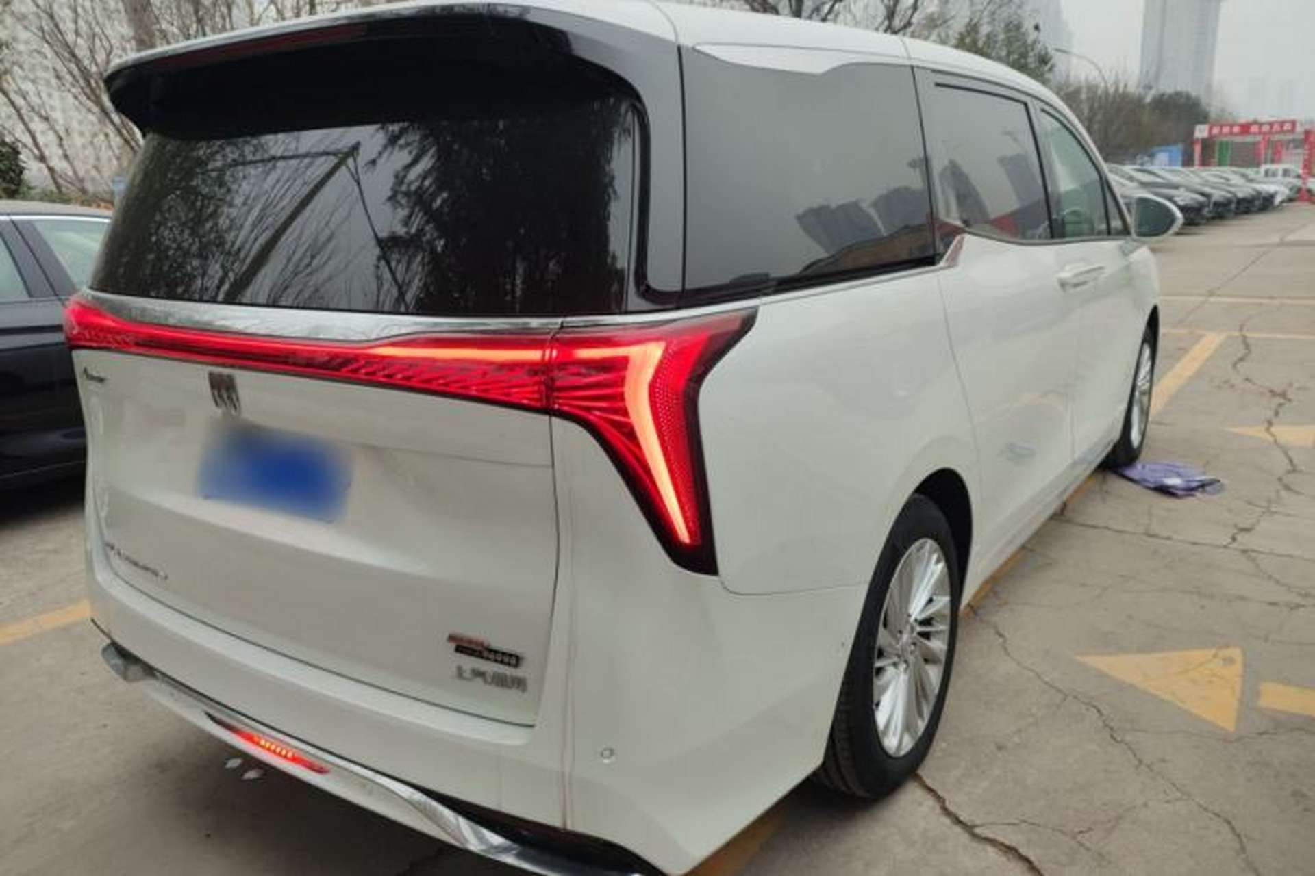 Used Buick Century 2025 2.0T Seven-Seater Yinshi Edition Exterior 5