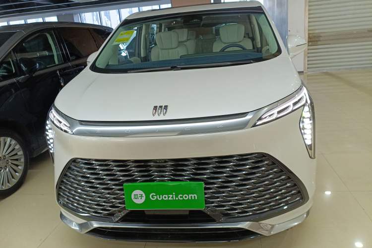 Used Buick Century 2025 2.0T Seven-Seater Yinshi Edition Front