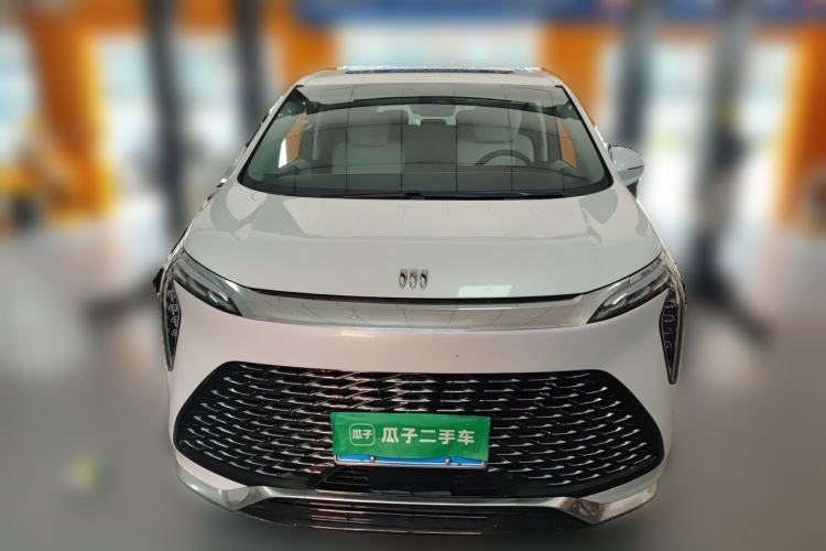 Used Buick Century 2025 2.0T Seven-Seater Yinshi Edition Front