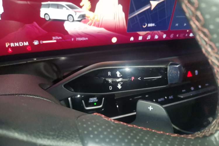 Used Buick Century 2025 2.0T Seven-Seater Yinshi Edition Gear Lever