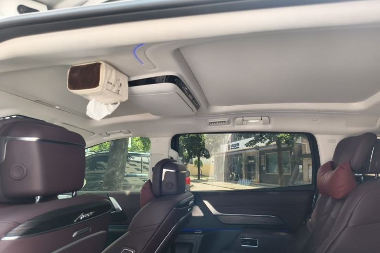Used Buick Century 2025 2.0T Seven-Seater Yinshi Edition Headliner