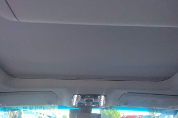 Used Buick Century 2025 2.0T Seven-Seater Yinshi Edition Headliner