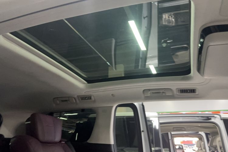Used Buick Century 2025 2.0T Seven-Seater Yinshi Edition Headliner