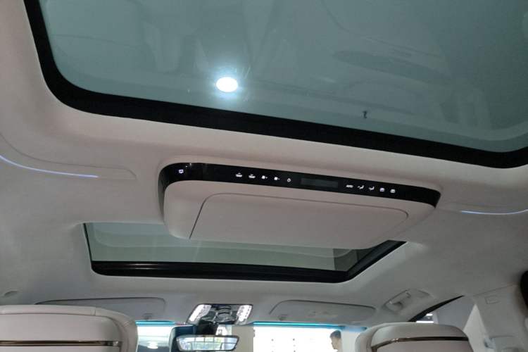 Used Buick Century 2025 2.0T Six-Seater YinShi Edition Headliner